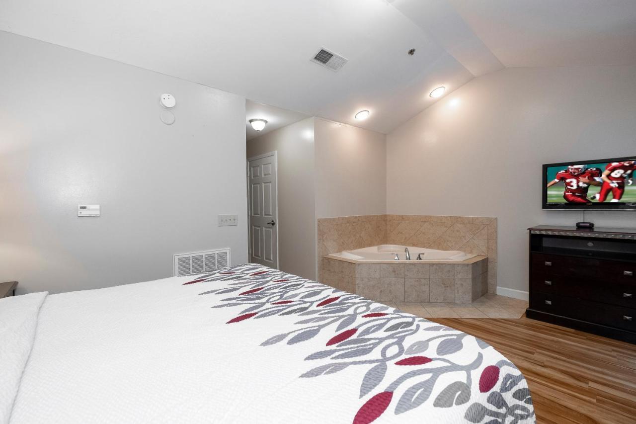 Red Roof Inn & Suites Уилсън Екстериор снимка