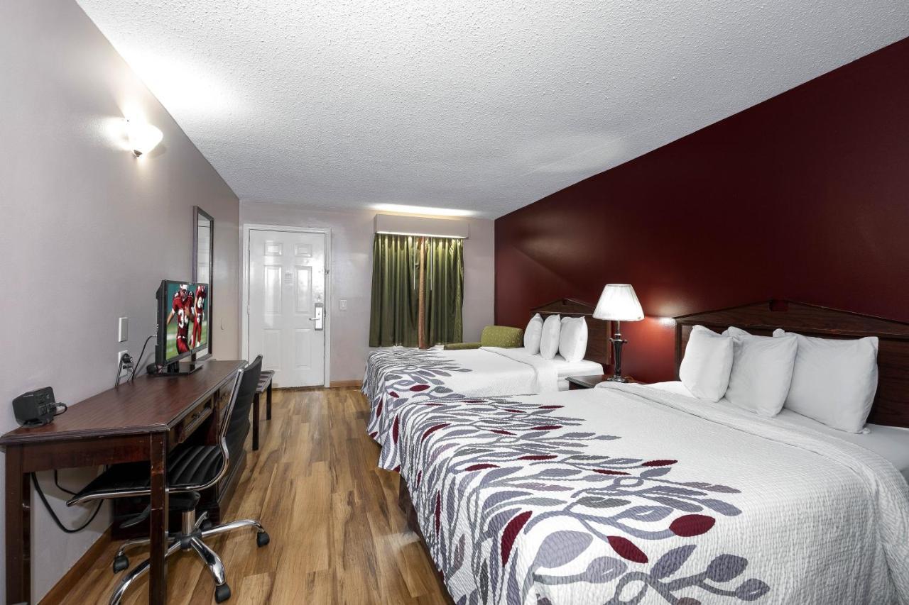 Red Roof Inn & Suites Уилсън Екстериор снимка