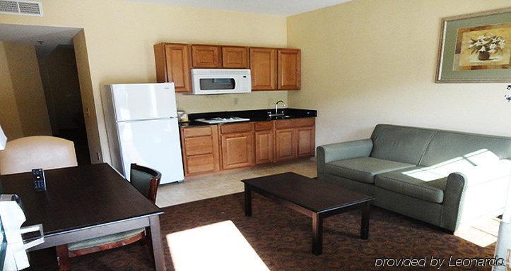 Red Roof Inn & Suites Уилсън Екстериор снимка